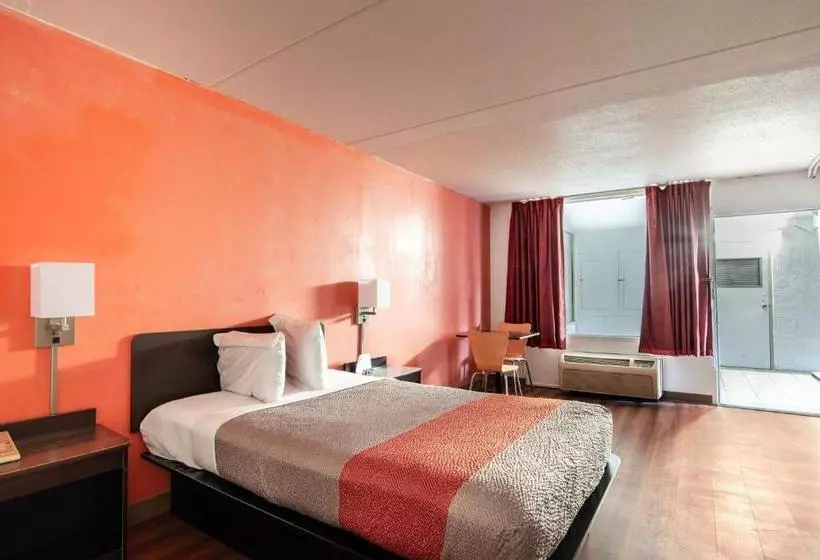 Motel 6 Sweetwater Tn