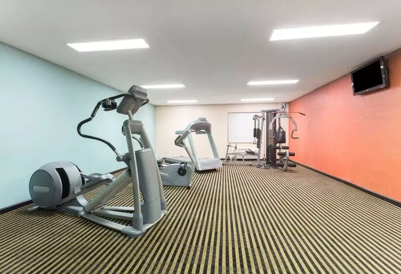 فندق Baymont By Wyndham Port Arthur   Groves Area