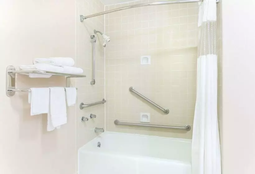 فندق Baymont By Wyndham Port Arthur   Groves Area