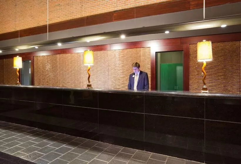 Hotel Crowne Plaza Minneapolis West, An Ihg