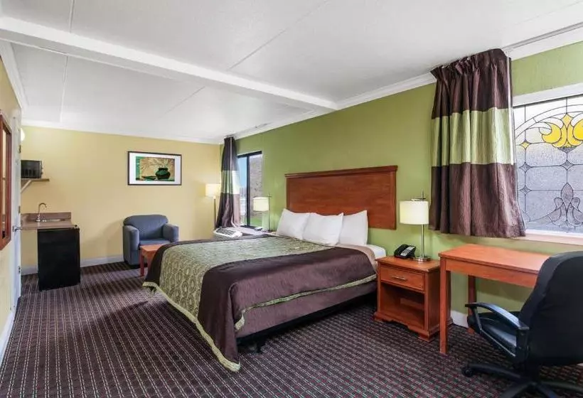 בית מלון כפרי Days Inn By Wyndham Bowling Green