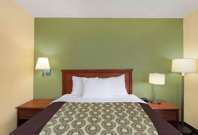 בית מלון כפרי Days Inn By Wyndham Bowling Green