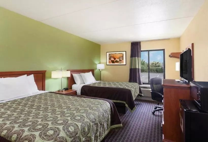 בית מלון כפרי Days Inn By Wyndham Bowling Green