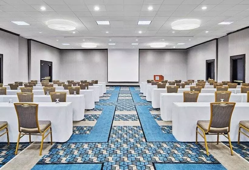 Otel Four Points By Sheraton Richmond Airport