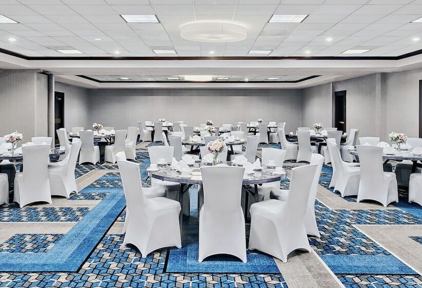 فندق Four Points By Sheraton Richmond Airport