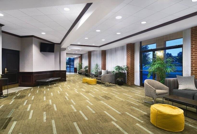 فندق Four Points By Sheraton Richmond Airport