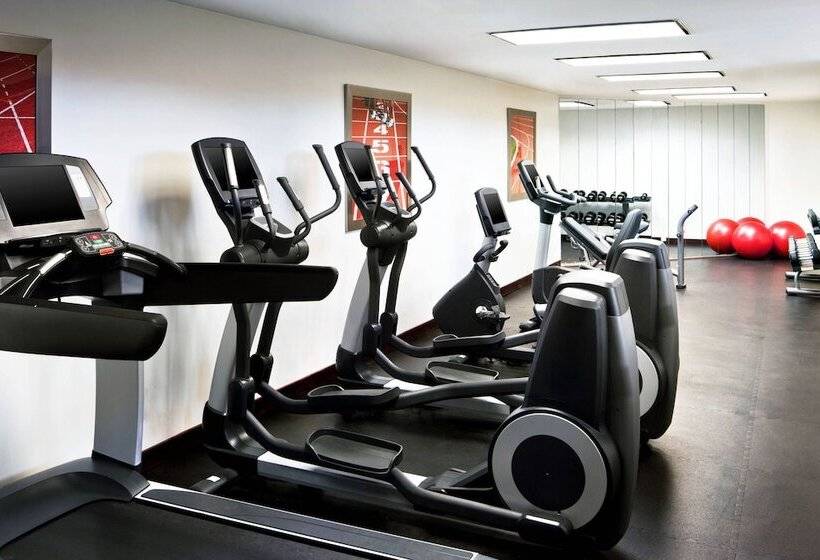 فندق Four Points By Sheraton Richmond Airport