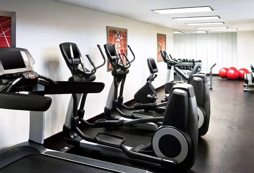 Otel Four Points By Sheraton Richmond Airport