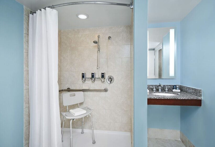 فندق Four Points By Sheraton Richmond Airport