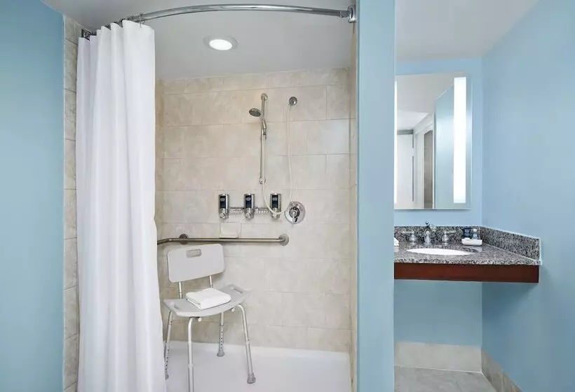 Otel Four Points By Sheraton Richmond Airport