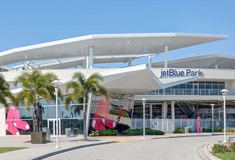 בית מלון כפרי Howard Johnson By Wyndham Ft. Myers Fl