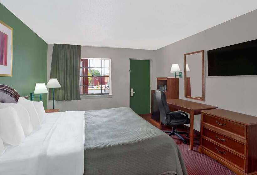 בית מלון כפרי Howard Johnson By Wyndham Ft. Myers Fl