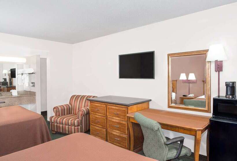 בית מלון כפרי Howard Johnson By Wyndham Ft. Myers Fl