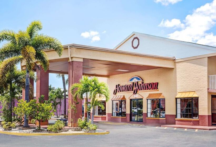 בית מלון כפרי Howard Johnson By Wyndham Ft. Myers Fl