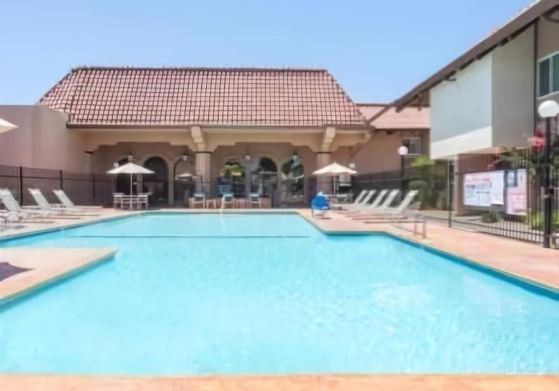 هتل Ramada By Wyndham Fresno North