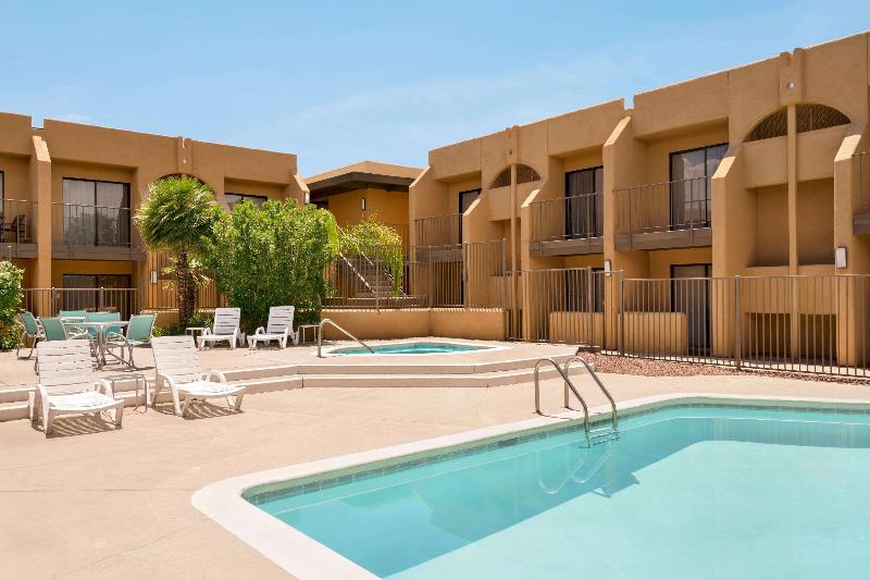فندق Ramada By Wyndham Tucson Airport
