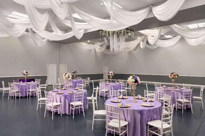 فندق Ramada By Wyndham Tucson Airport