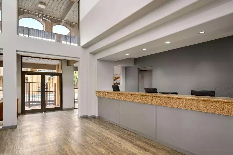 호텔 Ramada By Wyndham Tucson Airport