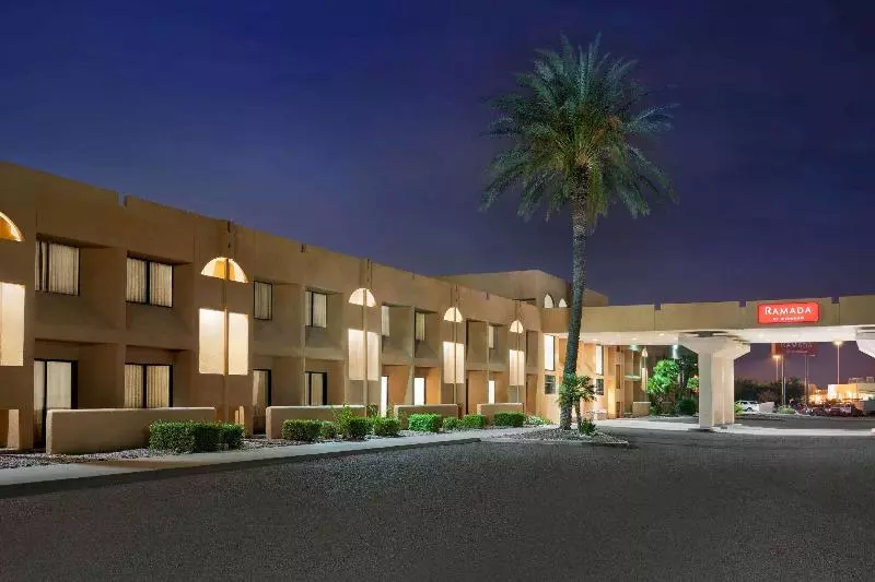 호텔 Ramada By Wyndham Tucson Airport