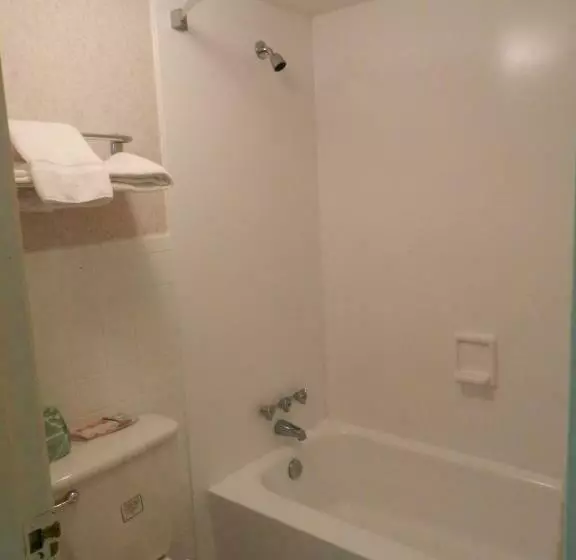 ホテル Red Carpet Inn And Suites Scranton