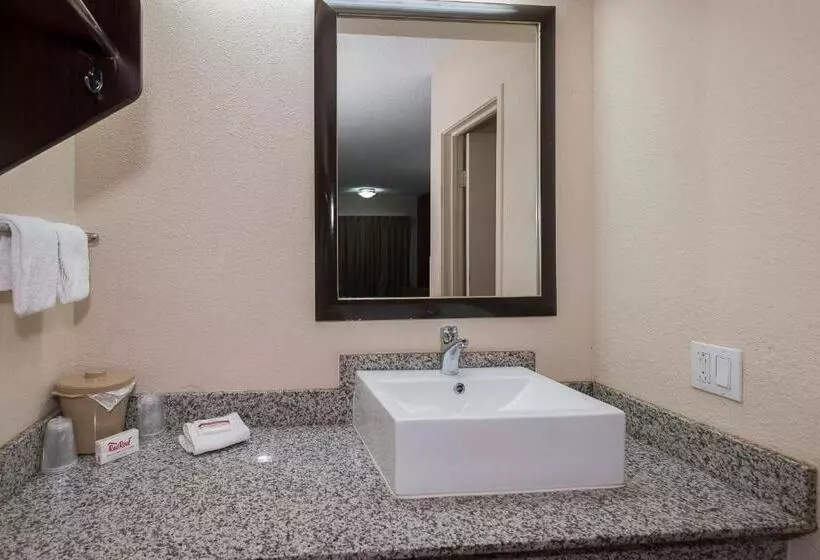 ホテル Red Roof Inn Columbus East  Reynoldsburg