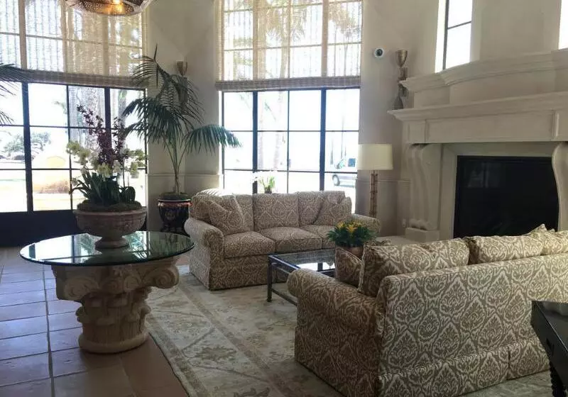 فندق Santa Barbara Inn