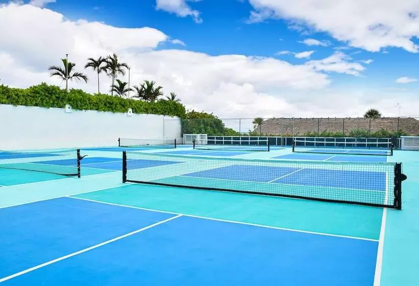 Отель Seacoast Suites On Miami Beach