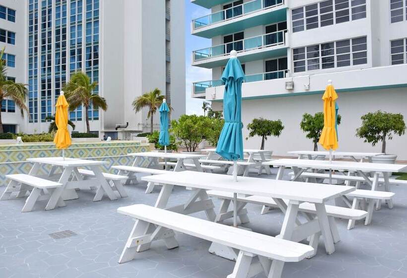 هتل Seacoast Suites On Miami Beach