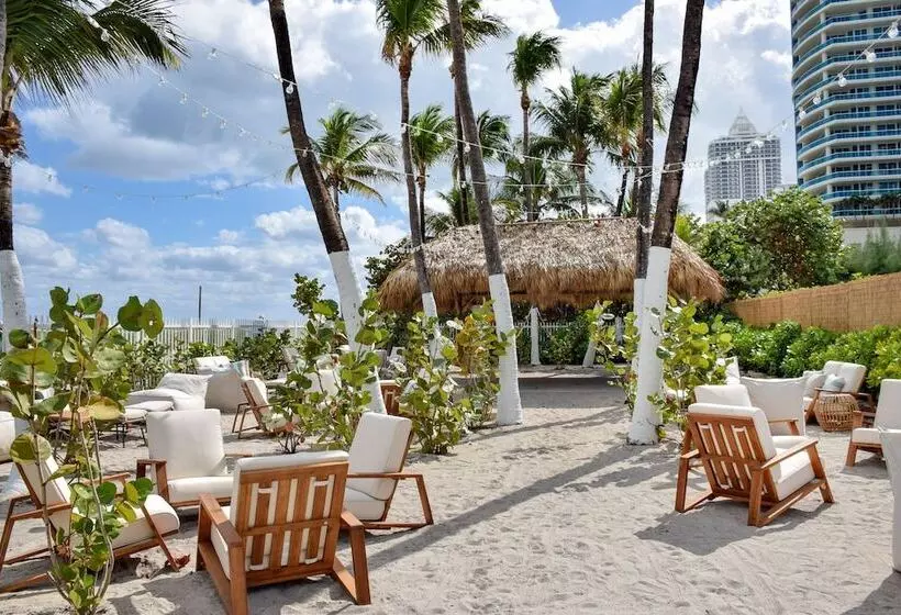 Отель Seacoast Suites On Miami Beach