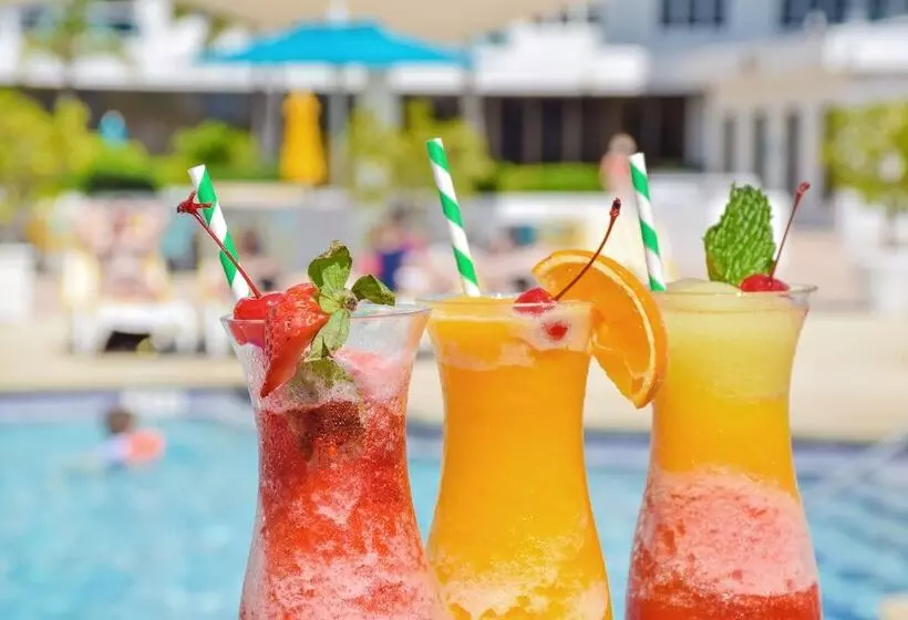 Отель Seacoast Suites On Miami Beach