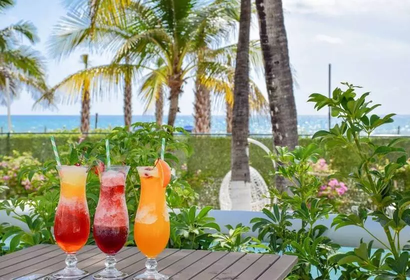 Отель Seacoast Suites On Miami Beach