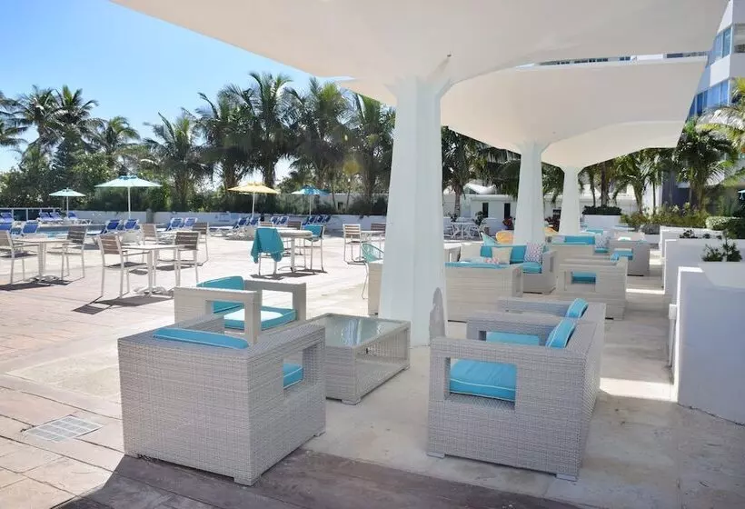 Отель Seacoast Suites On Miami Beach