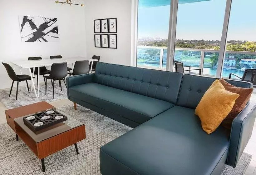 Отель Seacoast Suites On Miami Beach