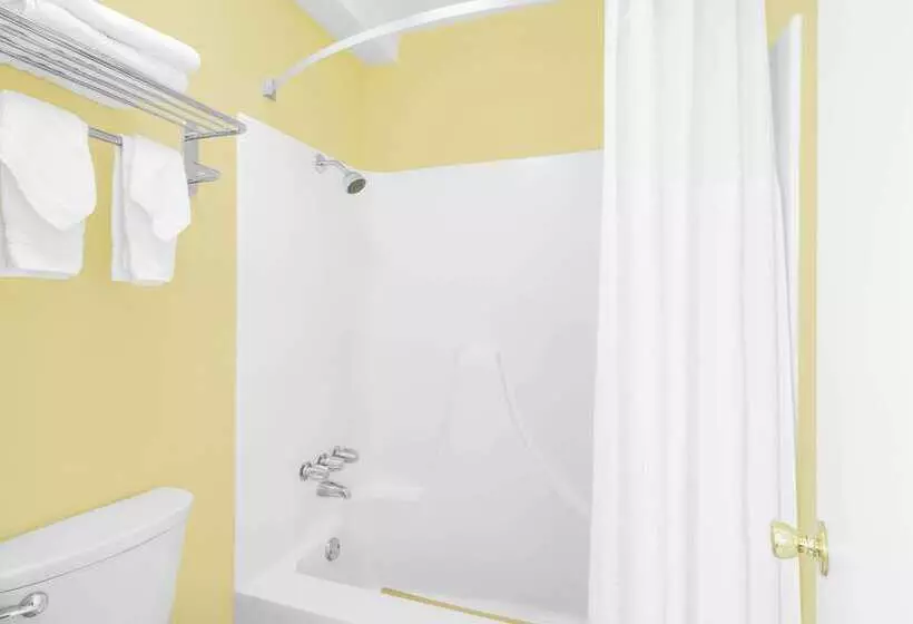 בית מלון כפרי Super 8 By Wyndham Kerrville Tx