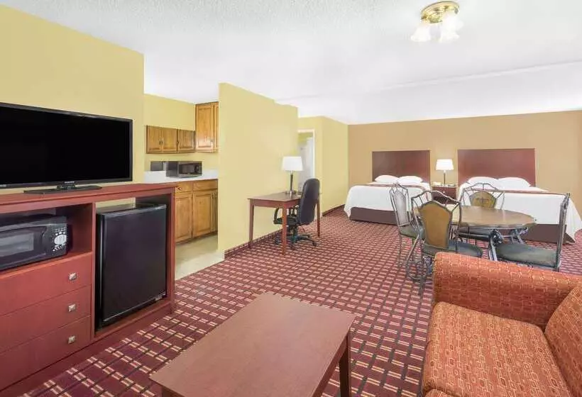 בית מלון כפרי Super 8 By Wyndham Kerrville Tx