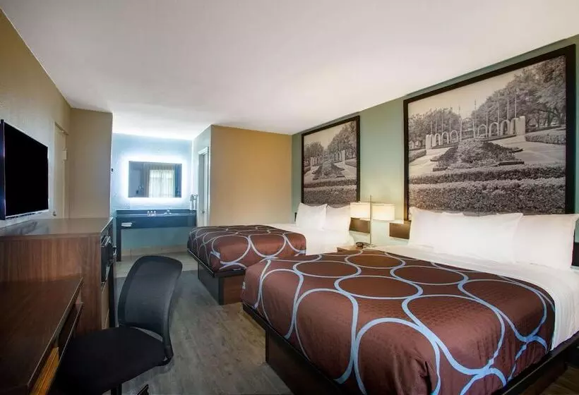 酒店 Super 8 By Wyndham Mobile I65