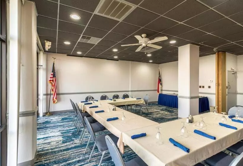 호텔 Crystal Coast Oceanfront