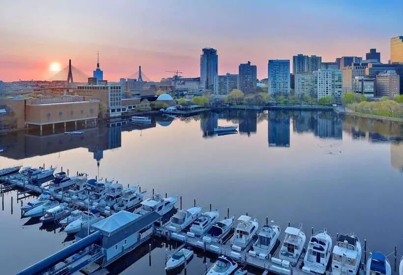 בית מלון כפרי The Royal Sonesta Boston