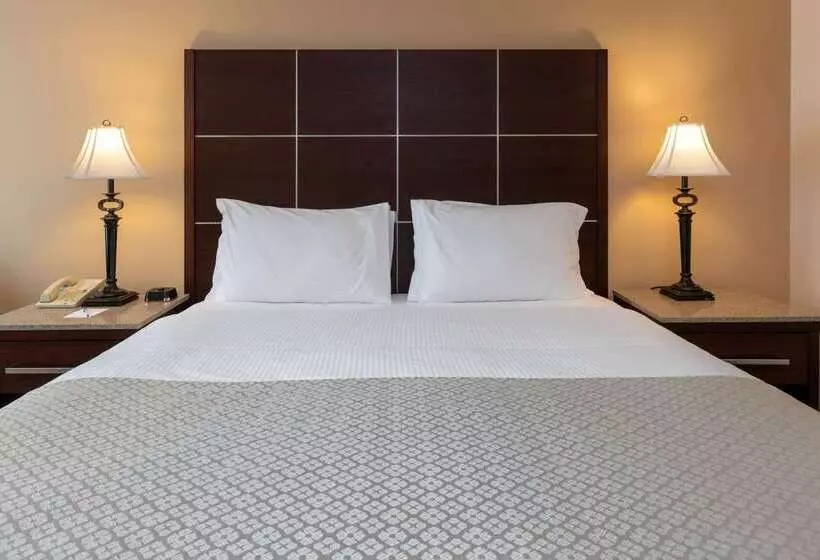 فندق Wyndham Riverfront