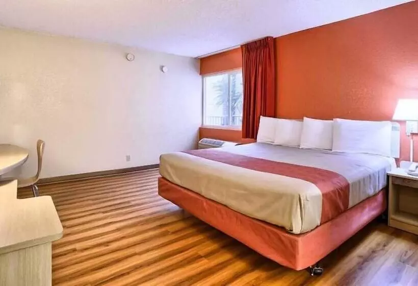 汽车旅馆 Cathedral Hill