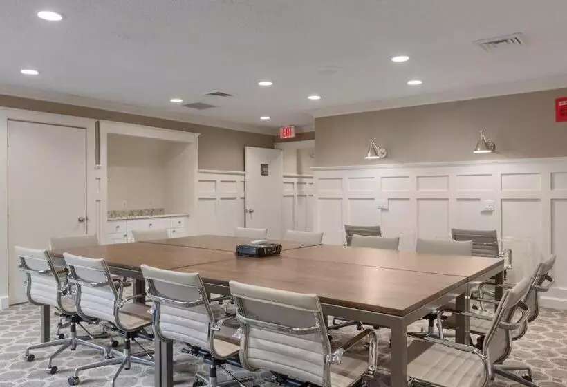 Residences At Daniel Webster