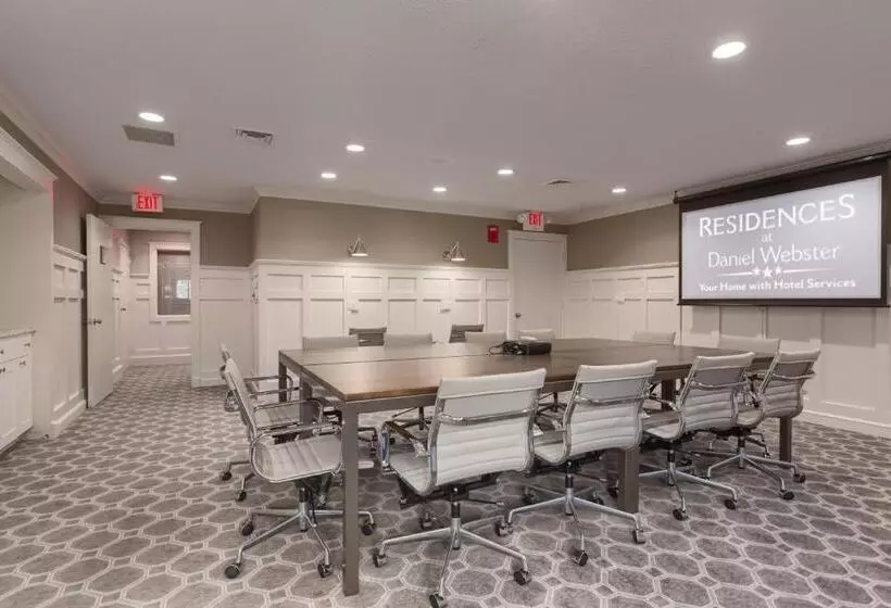 Residences At Daniel Webster