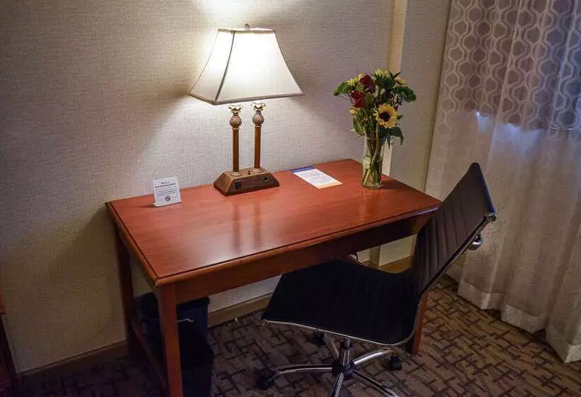 ホテル Comfort Inn & Suites Downtown Tacoma