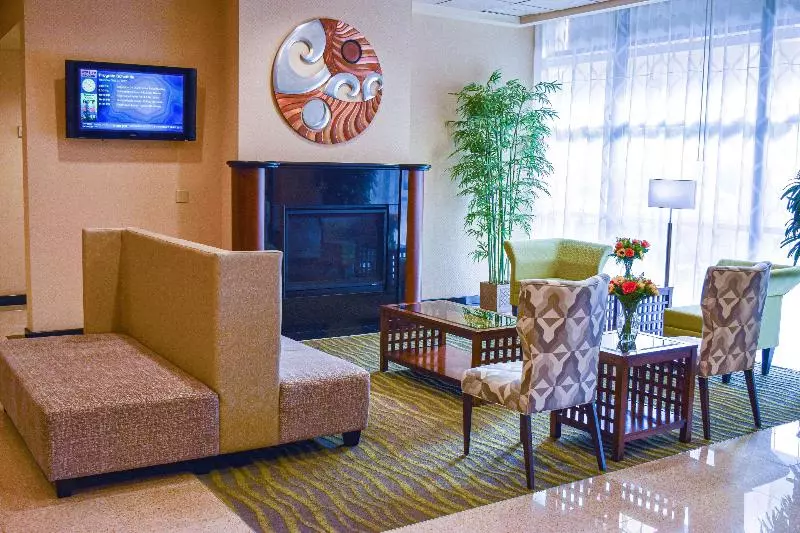 ホテル Comfort Inn & Suites Downtown Tacoma