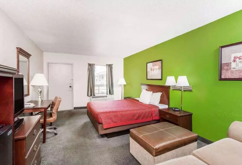 Hotelli Days Inn By Wyndham Raleigh Glenwoodcrabtree