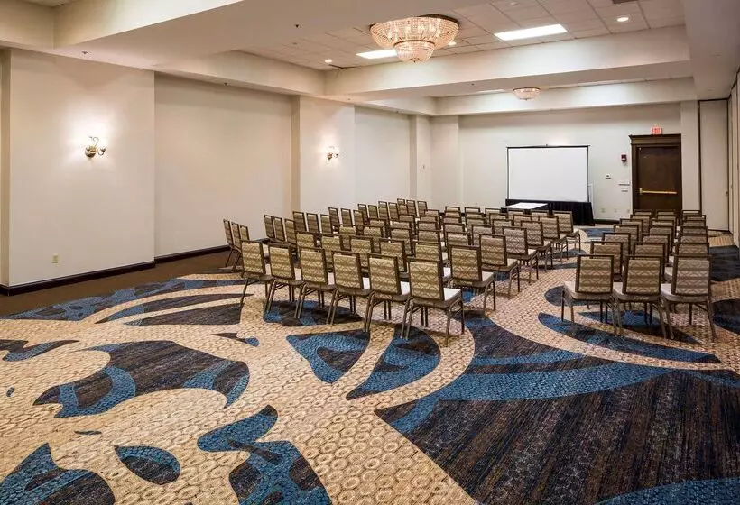 فندق Doubletree By Hilton Boston Milford