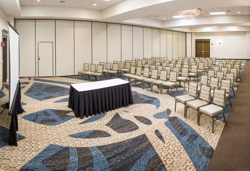 فندق Doubletree By Hilton Boston Milford