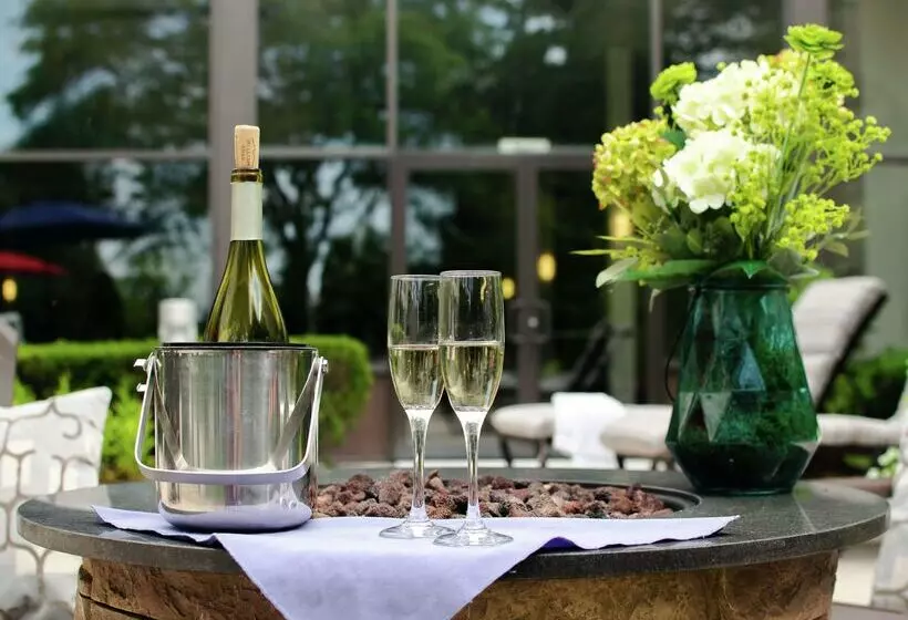 فندق Doubletree By Hilton Boston Milford