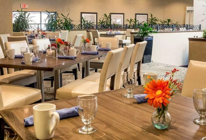 فندق Doubletree By Hilton Boston Milford