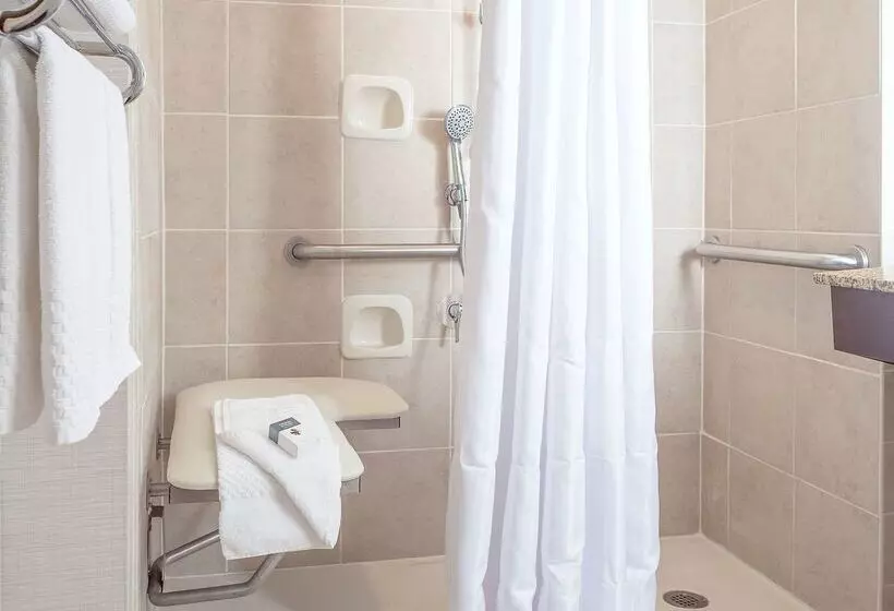 فندق Doubletree By Hilton Boston Milford